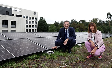 Eintracht Frankfurt setzt auf Sonnenkraft: Mainova liefert grünen Strom