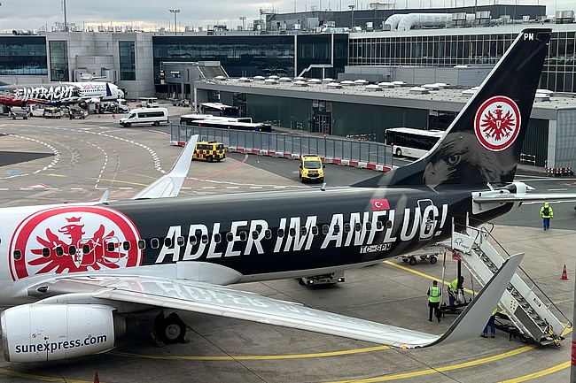 Neuer Adler für Eintracht Frankfurt: Erstmalige Landung des SGE Express 'Adler im Anflug'