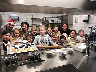 Backen für den guten Zweck im Kempinski Hotel Frankfurt