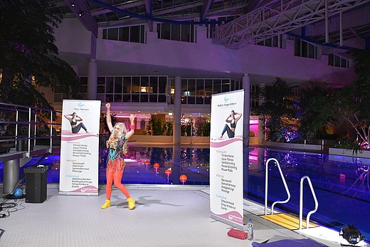 Online fitness of the Frankfurt baths with Jane Uhlig