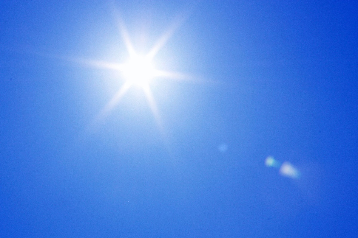 Heat Warning : Met Office Issues First Uk Extreme Heat Warning Bbc News, Is an urgent message that severe weather is either occurring or will occur.