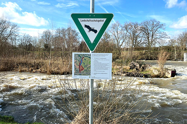 New signs along the Nidda to protect habitats