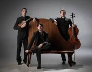 klavierplus – Holzhausenkonzerte Konzert mit dem Trio Pedrell 
