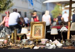 Flea market in the Globus Eschborn car park