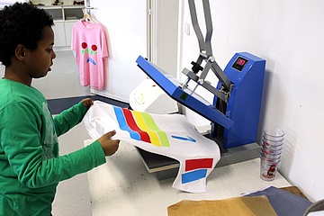 'The Red Thread' T-shirt Workshop at the Weltkulturen Museum