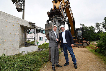 Starting signal for the new construction of the Eintracht Centre at the Commerzbank Arena
