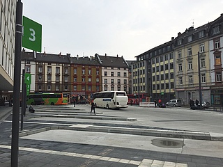 Neuer Fernbusbahnhof in Frankfurt hat seinen Betrieb aufgenommen