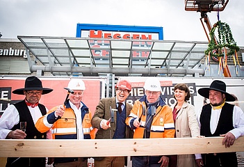 Topping-out ceremony for the first construction phase of the new multi-storey car park at the Hessen-Center Frankfurt
