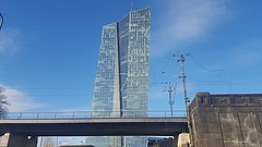 Winter in Frankfurt: Eine Frage der Nerven und des Lichts