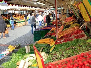 Anniversary celebration at the weekly market in Oberrad