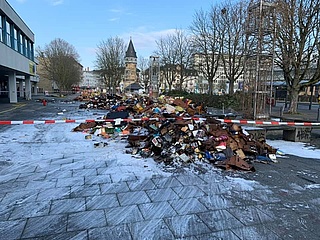 Nach Brandstiftung: Hilfsaktion für den Büchermarkt am Campus Bockenheim gestartet
