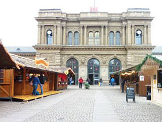 Christmas market at Mainz main station