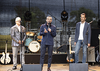 Oberbürgermeister Josef eröffnet das 66. Höchster Schlossfest unter dem Motto 'Höchst dreht am Rad'