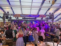 O`Zapft is: Boris Rhein eröffnet Frankfurter Oktoberfest