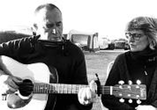 Acoustic Folk mit Ali