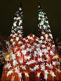 Weihnachtlichen Lichterzauber auf dem Luisenplatz Wiesbaden genießen