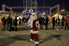 Europa-Weihnachtsmarkt auf dem Dach des Skyline Plaza geht in die zweite Runde