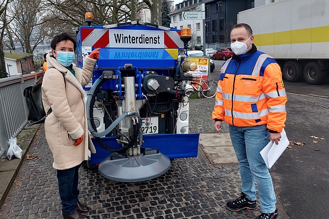 Safe on the bike through Frankfurt: Extended winter service on bike paths