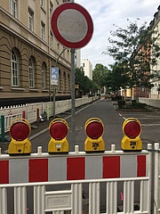 Full closure of Mainzer Landstraße towards the city centre - buses will be diverted