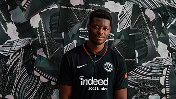 Eintracht Frankfurt unveils new home jersey
