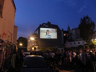 Short film walk through Frankfurt: A Wall is a Screen