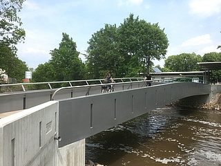 Stadt eröffnet neue Brücke an der Nidda