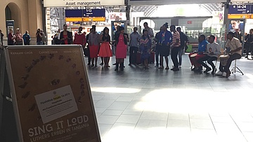 Choir performance for the cinema film SING IT LOUD at the main station
