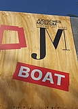 Kommt ein Boot geschippert - Museum kommt von Muße und Muse