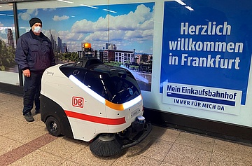 With 'Manni' against viruses: DB tests cleaning robot at Frankfurt main station