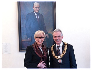 Portrait of former Lord Mayor Wolfram Brück unveiled at Römer