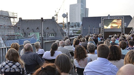 Sommerkino auf dem Dach - In den Gängen