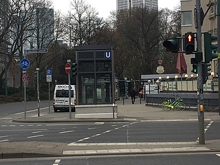 Neue Aufzüge in der U-Bahn-Station 'Eschenheimer Tor' gehen in Betrieb
