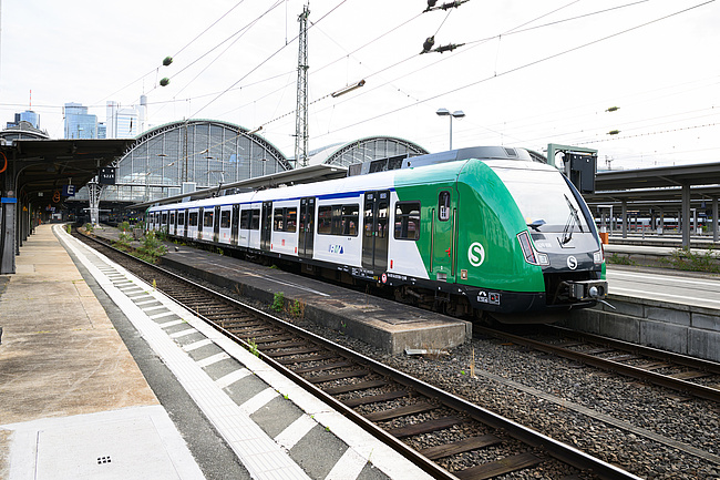 MEHR PLATZ, STECKDOSEN UND NEUES DESIGN FÜR DIE S-BAHN