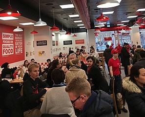 Big crowd at the opening of the first FIVE GUYS Germany branch in Frankfurt
