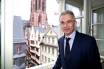 Living with a view of the cathedral and Römer