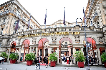 150 JAHRE FRANKFURTER HOF: EIN GRANDHOTEL UND SEINE STADT