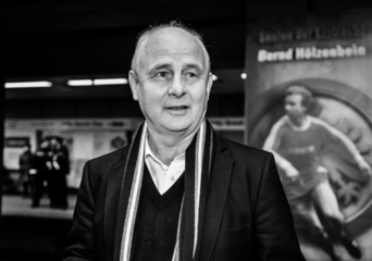 Eintracht-Legende Bernd Hölzenbein ist tot