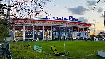 Public Viewing zum Frauen-EM-Finale im Frankfurter Waldstadion