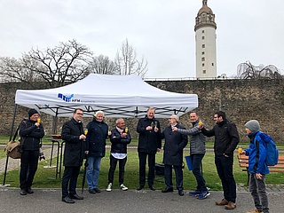 Stadtrat Frank eröffnet offiziell neue Terrasse am Mainufer in Höchst