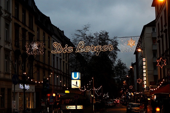 Weihnachtlicher Aktionstag in Frankfurts Einkaufsstraßen
