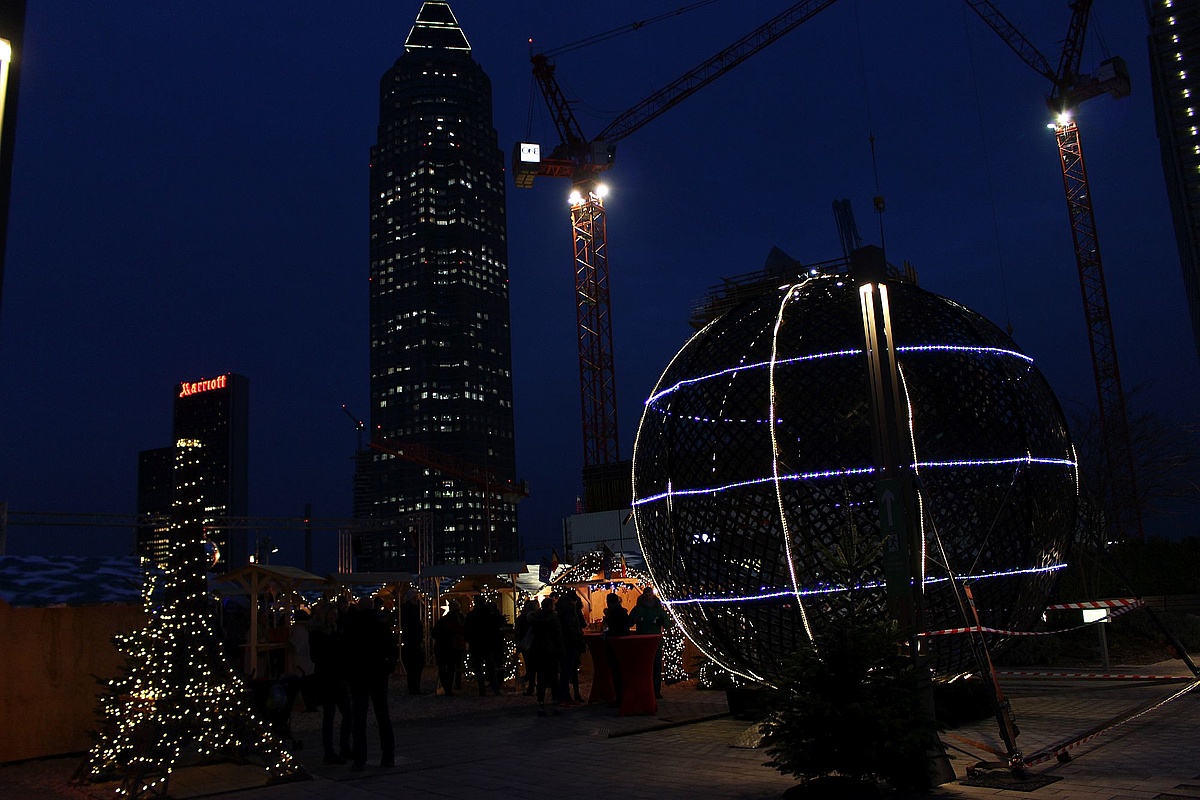 Europa Weihnachtsmarkt Auf Dem Dach Des Skyline Plaza Geht In Die