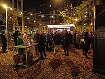 Feierabendkarrée: Frankfurter Brauunion lädt in den Weihnachtsbiergarten im Gutleut