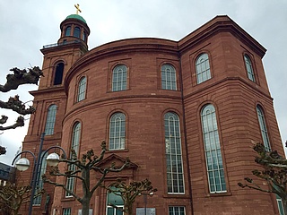 In the sign of human rights: Paulskirche glows blue