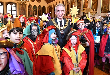 Sternsinger segnen Kaisersaal