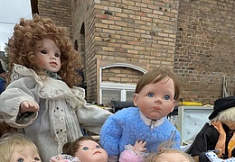 Courtyard flea market in Zeilsheim's "Colonie"