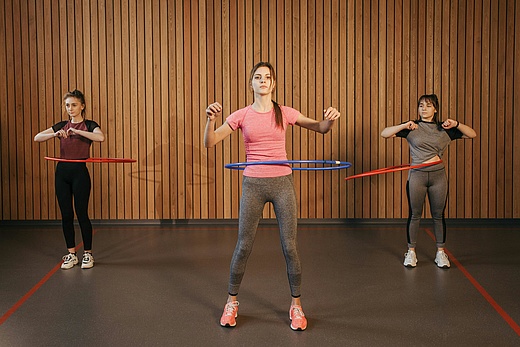 Hula-Hoop Fitness mit Alesya Gulevich