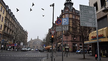 Neue Radwegweiser für Dornbusch, Bahnhofsviertel und Goldstein