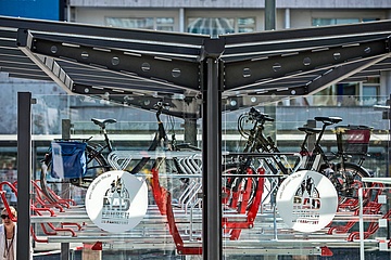 Erste doppelstöckige Fahrradabstellanlage für Frankfurt am Main