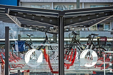 Erste doppelstöckige Fahrradabstellanlage für Frankfurt am Main