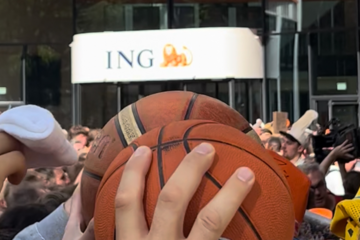 Empfang in Frankfurt: Basketballer kehren als Europameister heim